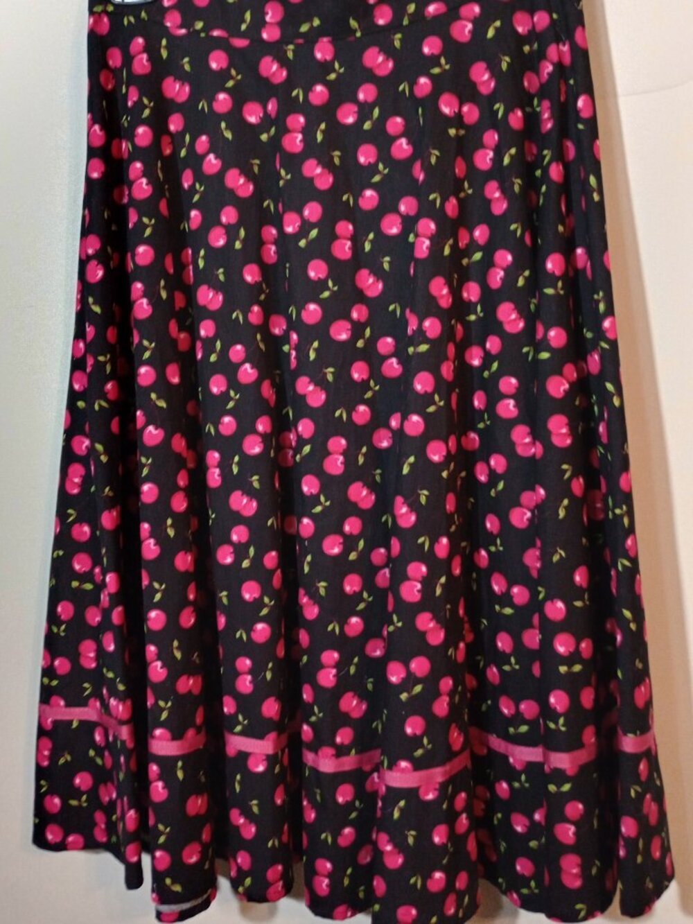 Rock Steady Cherry Print Circle Midi Swing Skirt Pinup M EUC Black Cherry